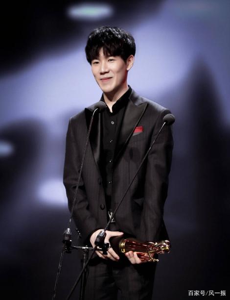 EDG赛后群访 Jiejie：我觉得队伍最需要解决的是预防Gank的能力