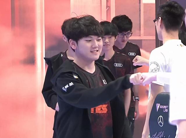 资讯只有抱定必死的决心 才能使其生涯光辉绽放